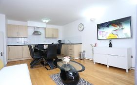 Gorgeous 2 Bedroom 2 Bathroom Woolwich